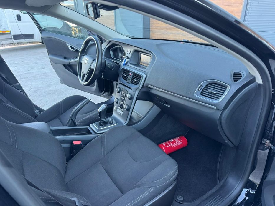 Volvo V40 2.0 D2 120km