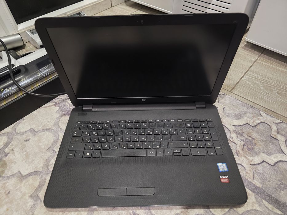 Ноутбук hp i5 ssd 512 шустро працює акум тримає