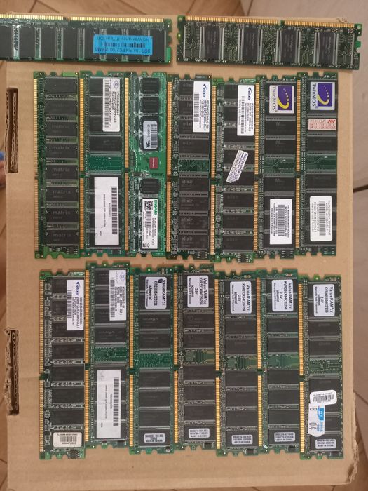 Moduł pamięci do starego komputera