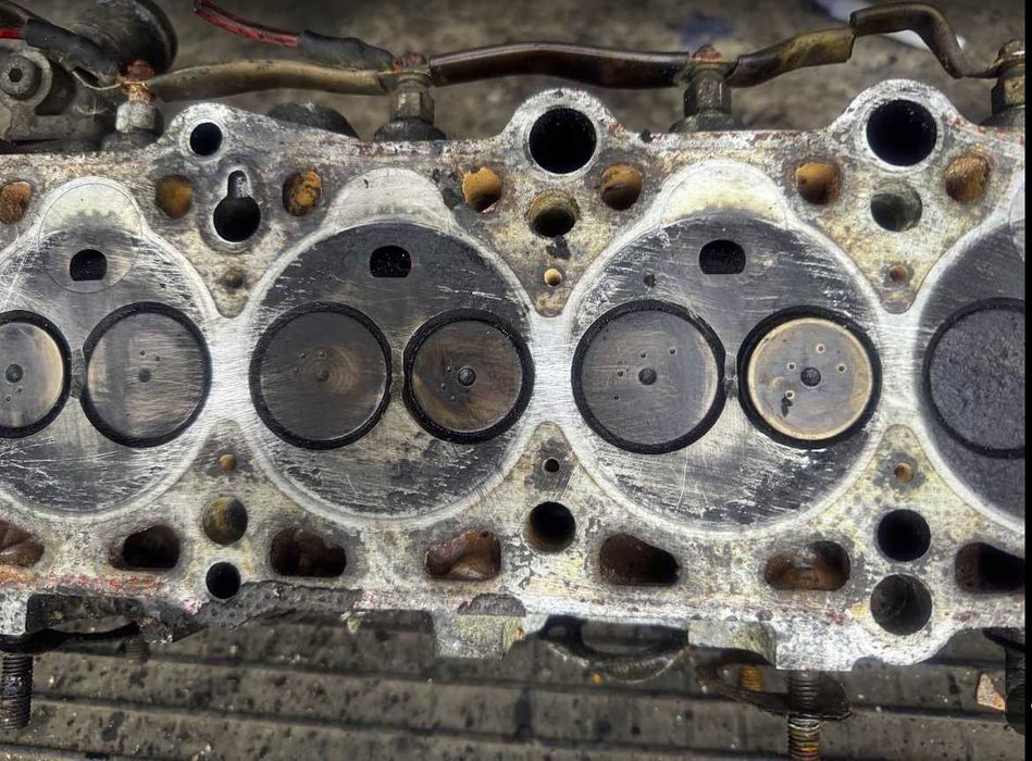 головка блока циліндрів гбц Audi 100 C3 2.0 TD D 069103373S