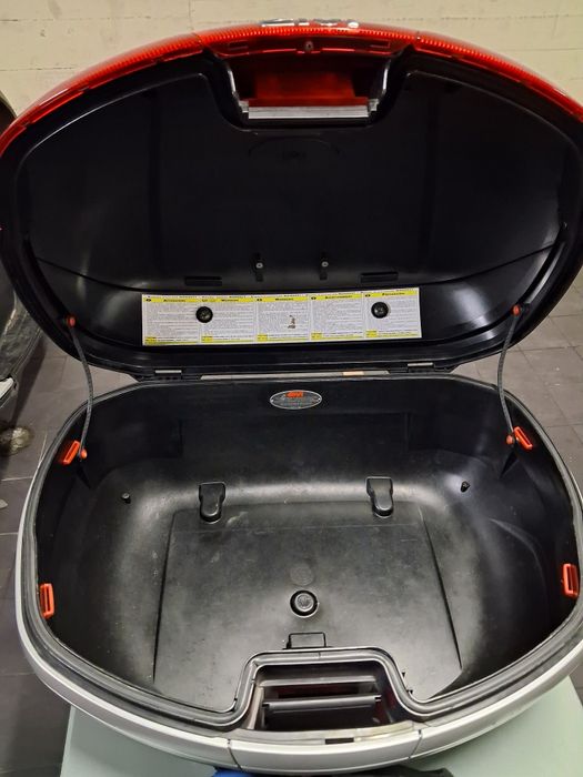 Top case givi v46 com base