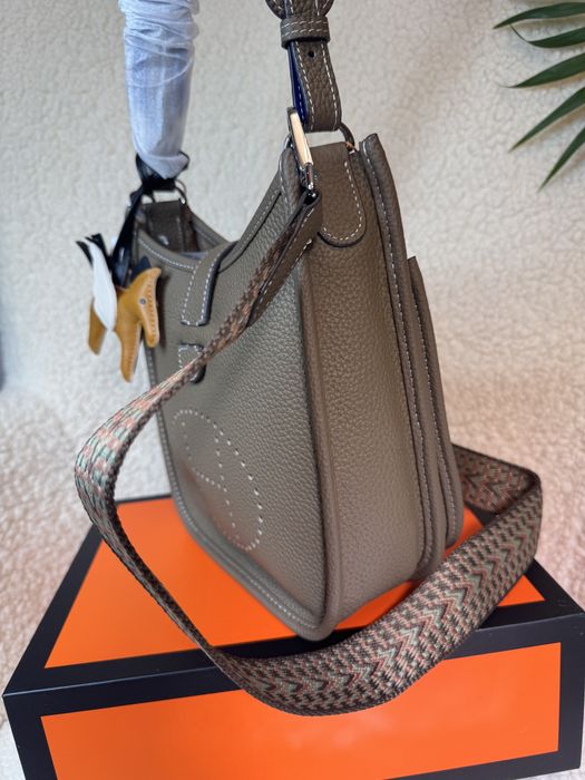 Шкіряна сумочка в стилі Hermès Evelyne