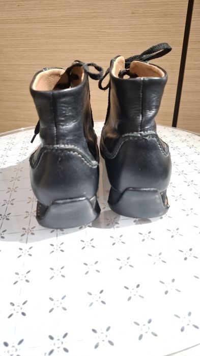 Skórzane wygodne botki na chore nogi Ara