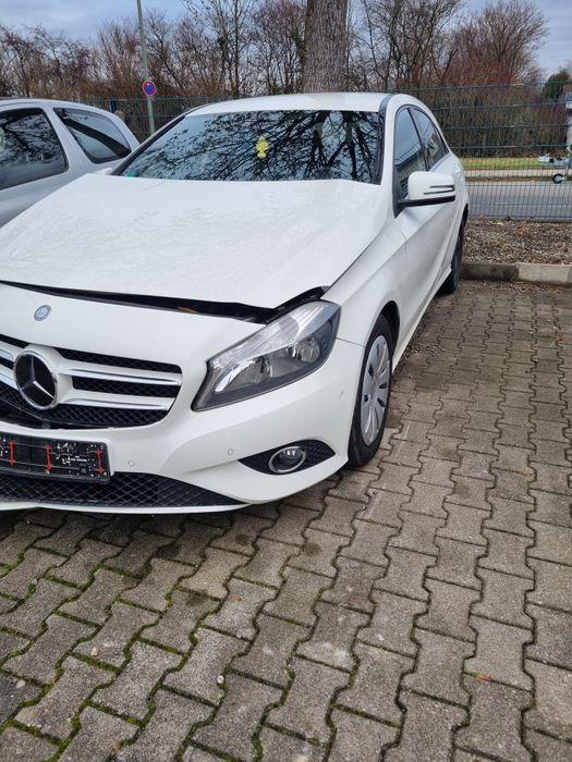 MERCEDES A KLASA 2012 . 1.6 benzyna