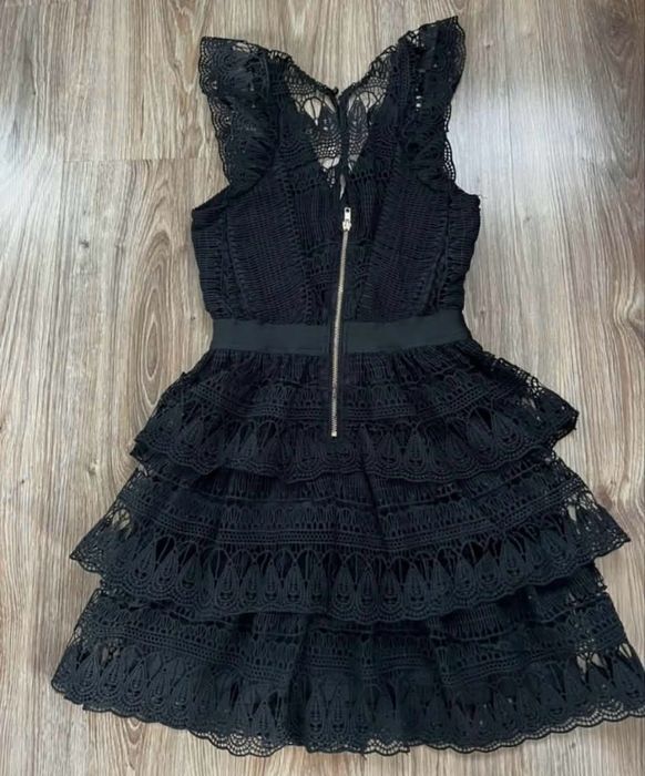 Zestaw: sukienka czarna gipiurowa + bluzka NA-KD +bielizna intimissimi