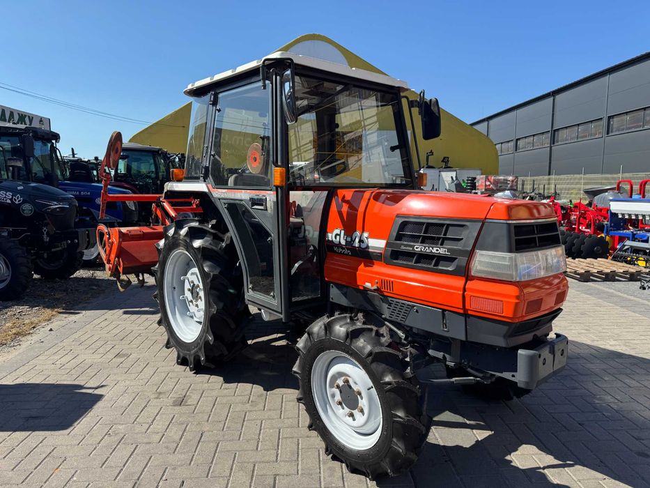 Японський трактор, міні трактор Kubota GL 25 з кабіною + фреза