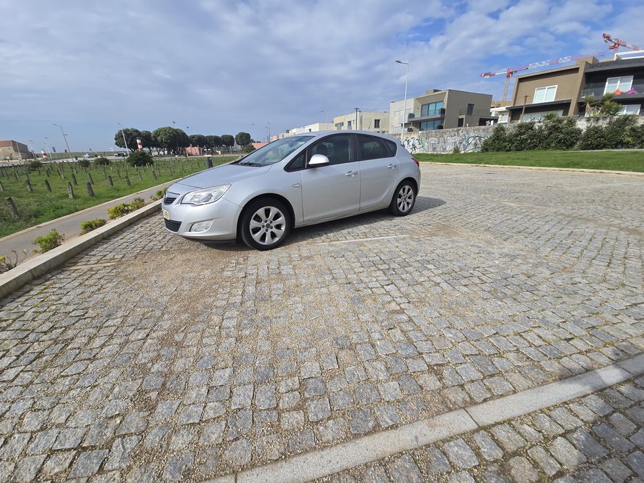 Vendo Astra J comercial