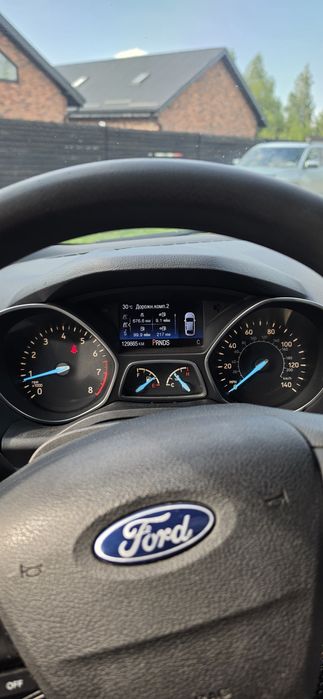 автомобиль  ford escape