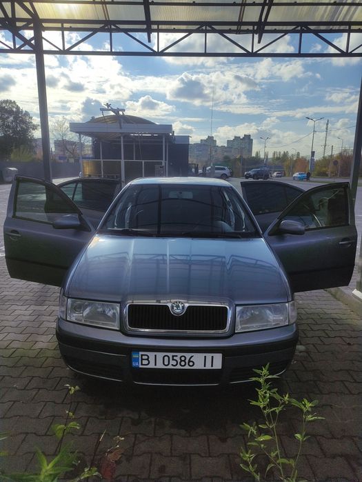 Шкода Октавія Тур 2.0 бензин/газ 2003 року.