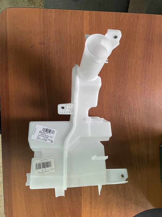 Бачок омывателя VAG 3AA955453H новый.