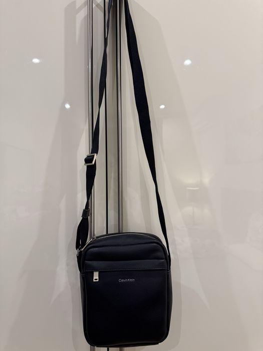 Calvin  Klein , нова шкіряна чоловіча сумка .