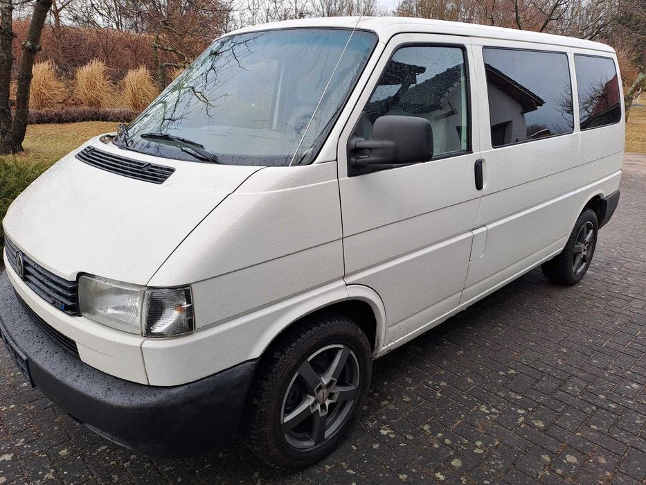 VW T4 Caravella 02r. 2,5tdi/88KM 9 osobowy (z możliwością spania)