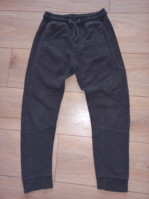 Spodnie dresowe st.idealny 146/152cm.
