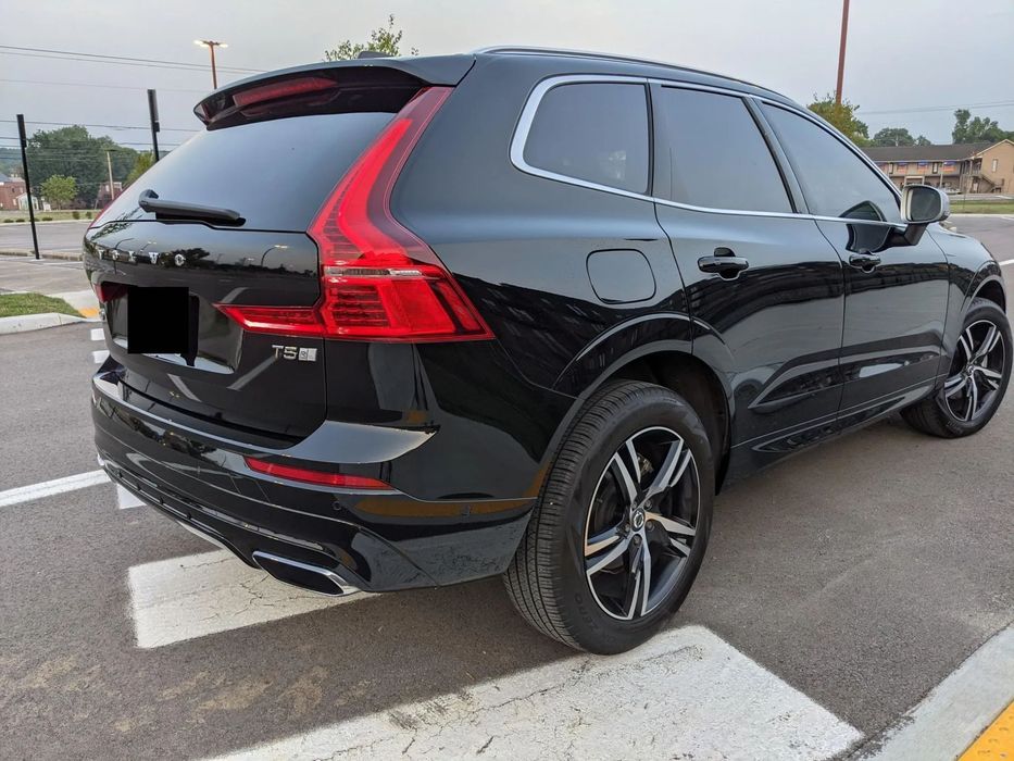 Volvo XC 60 2019 Volvo XC60 T5 R-Design