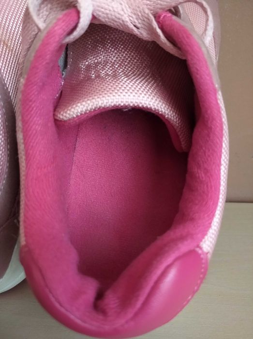 Buty sportowe damskie - wyprzedaż szafy
