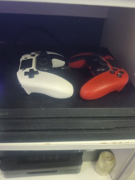 Sprzedam PS4 Slim