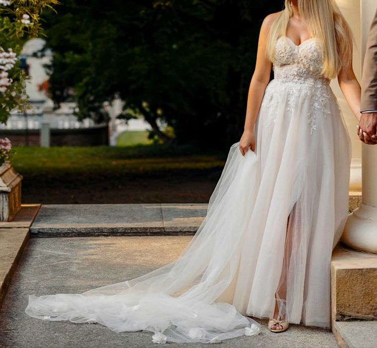 Piękna suknia ślubna