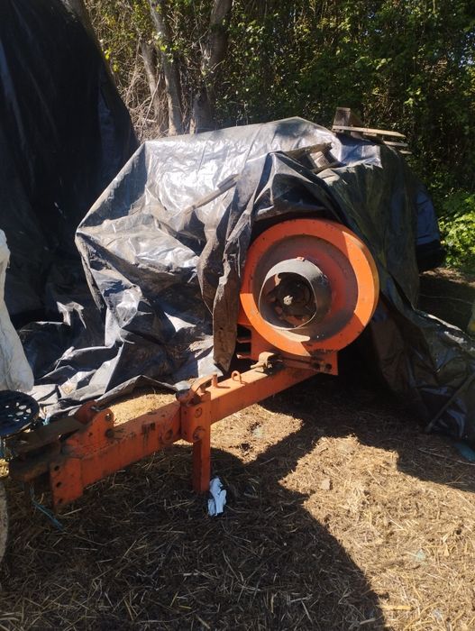 Tenho disponível para troca conjunto de alfaias agrícolas