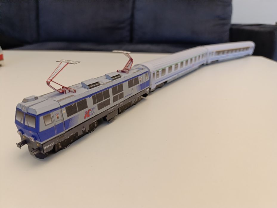 Model kartonowy EP09 nowe malowanie IC PKP Intercity zabawka pociąg ex