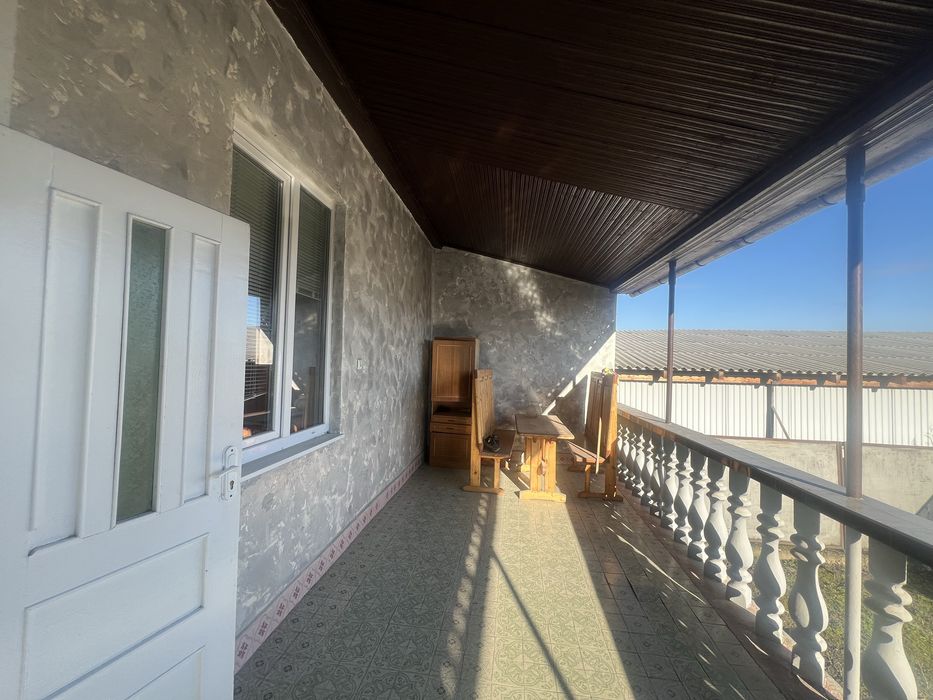 Продаж будинку з магазином у ценрі с. Фанчіково