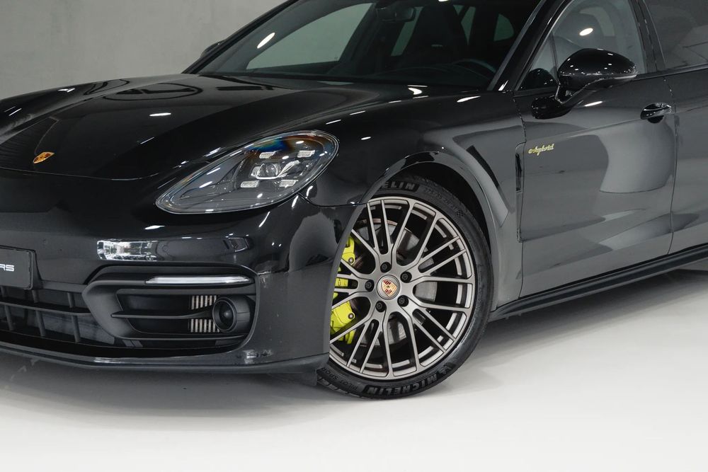 Porsche Panamera Sport Turismo 4 E-Hybrid Platinum Edition PDLS