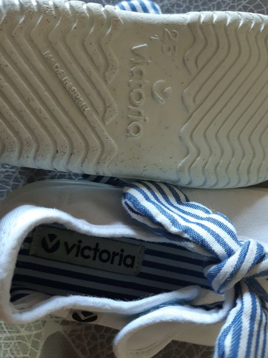 Vendo Sapatos Criança menina