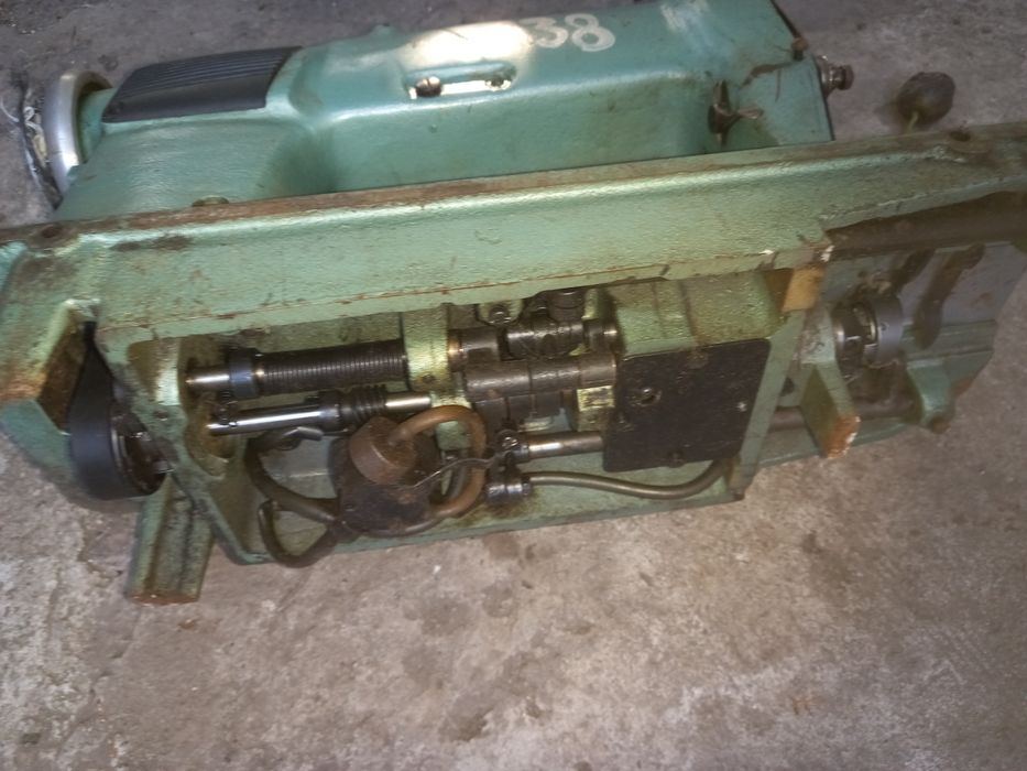 Продам швейну машинку 97а