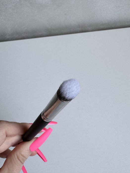 Nowy pędzel do makijażu MAC 370 do korektorów mini okrągly