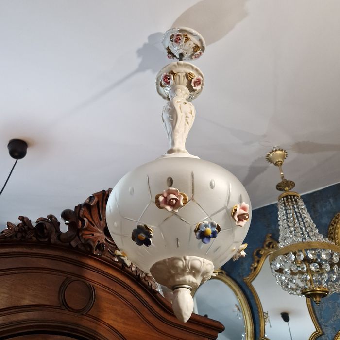 Piękna stara  lampa wisząca
