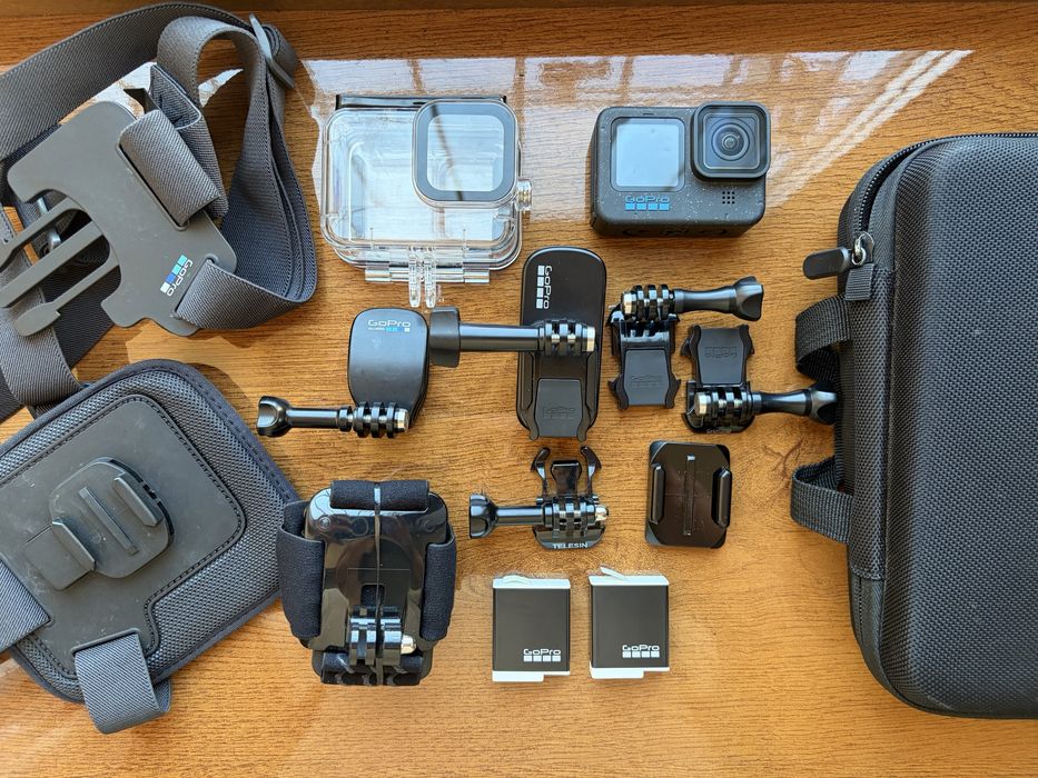 GoPro HERO12 Black + великий комплект аксесуарів