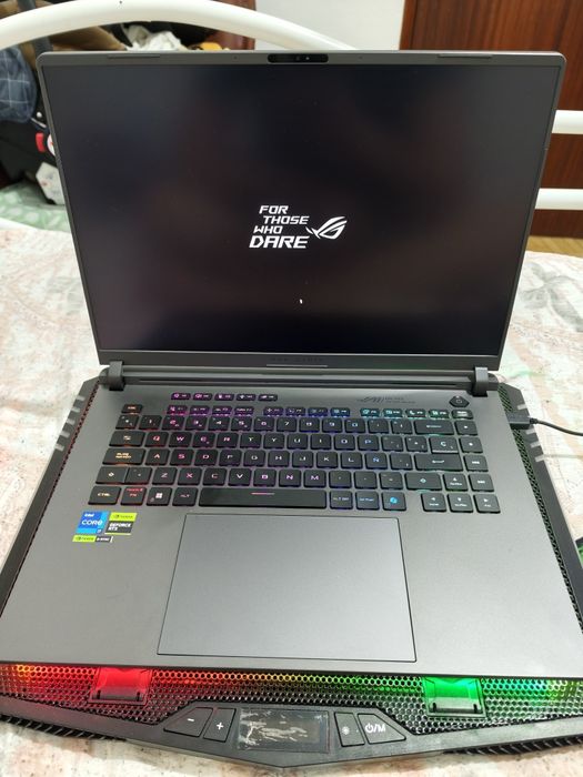 Vendo ASUS ROG Strix G16 2025, portátil gaming de alto desempenho, em excelente estado