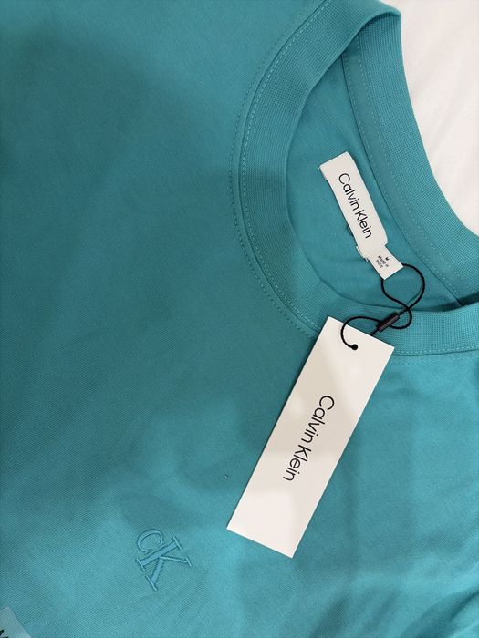 Calvin Klein чоловіча не підійшов розмір.