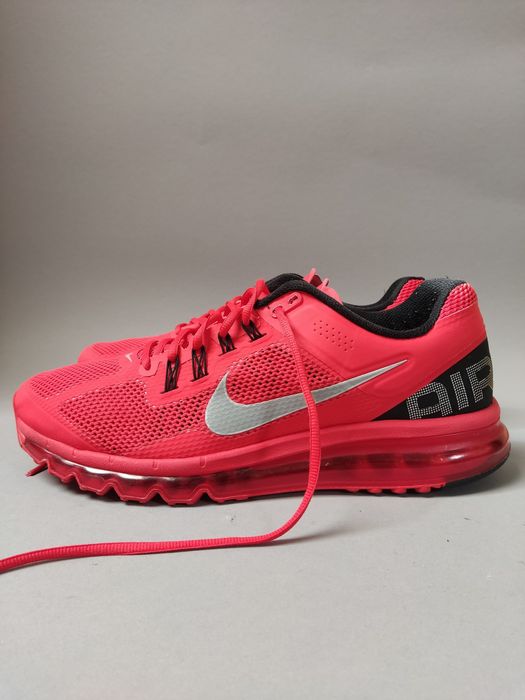 Чоловічі червоні кросівки Nike Air Max 2013