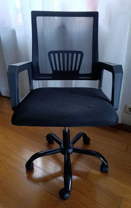 Cadeira de escritório preta