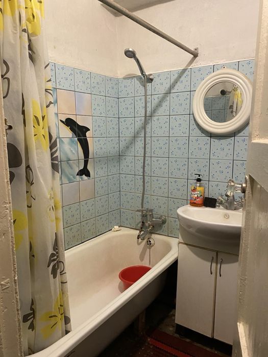 Продам 2 кім квартиру у центрі біля парку Вовка Андрія