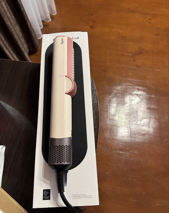 Фен-випрямляч Dyson airstrait