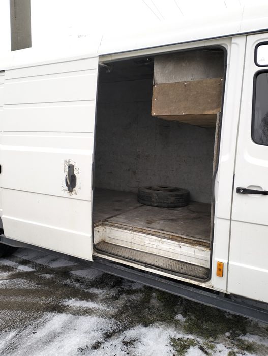 Мерседес Варіо 614.