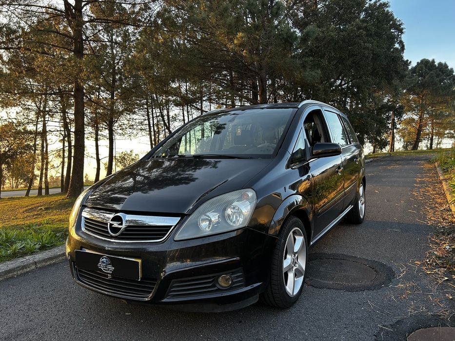 Opel Zafira 1.9 CDTI 150 CV ( 7 lugares )