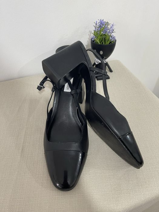 Birkenstock/Everlane/ Steve Madden