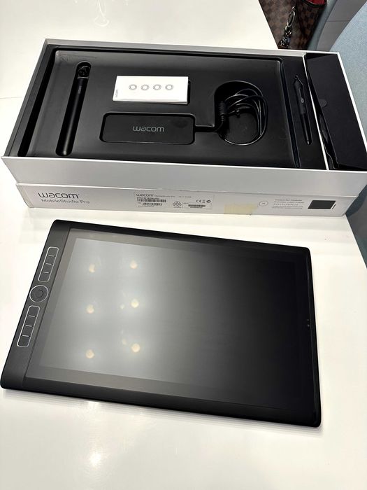 Tablet Komputer Wacom MobileStudio PRO 16 4K  i7