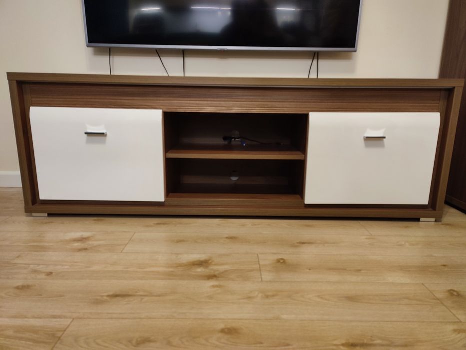 Szafka RTV z kolekcji Dallas