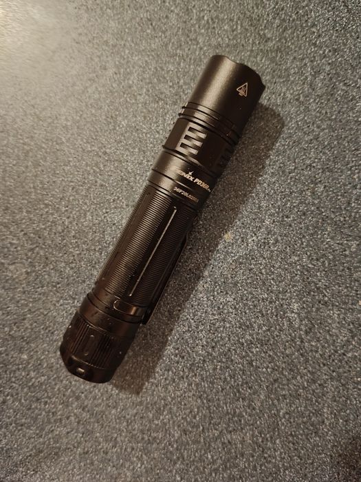 Latarka Fenix PD36R PRO  jak nowa