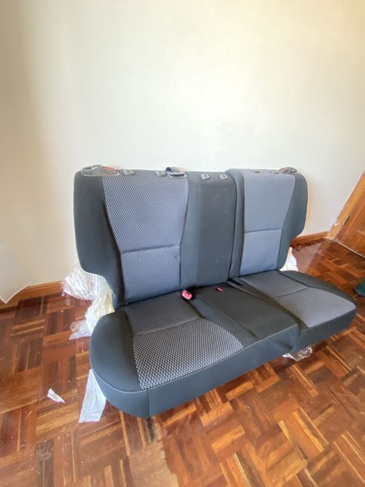 Bancos Traseiros TOYOTA AURIS Active NOVOS 2009