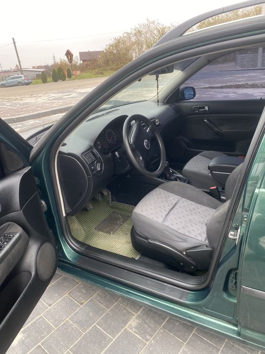 Volkswagen Golf 1999 IV покоління/Тур 1J • 1.6 АТ (101 к.с.)