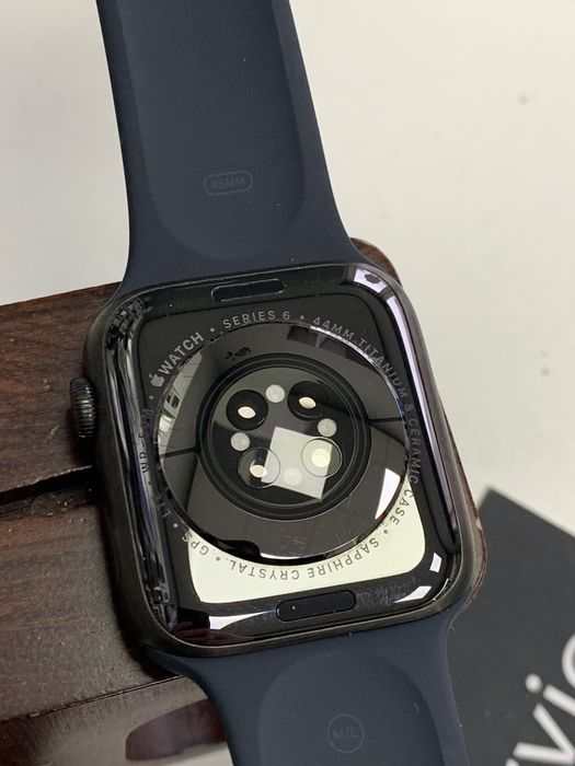 Оригінальні  apple watch series 6 44 mm titanium
