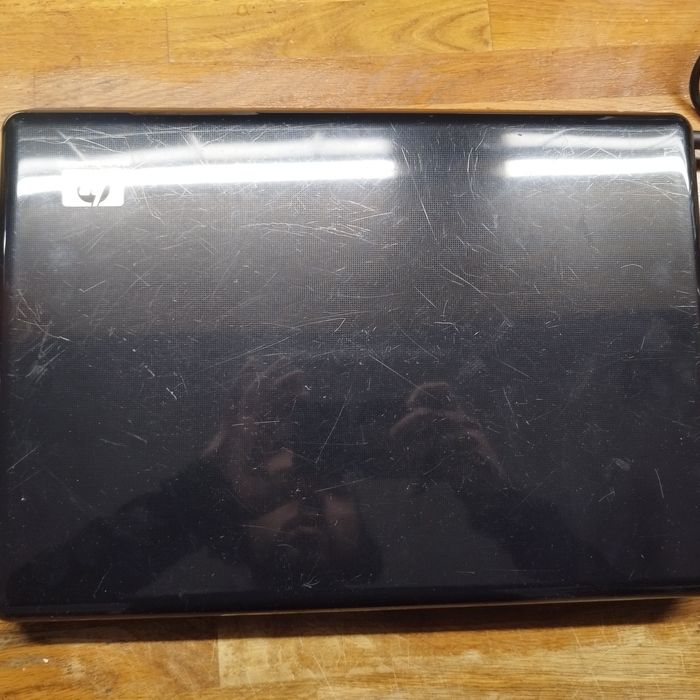 HP Pavilion dv7  bez dysku i RAM  z zasilaczem