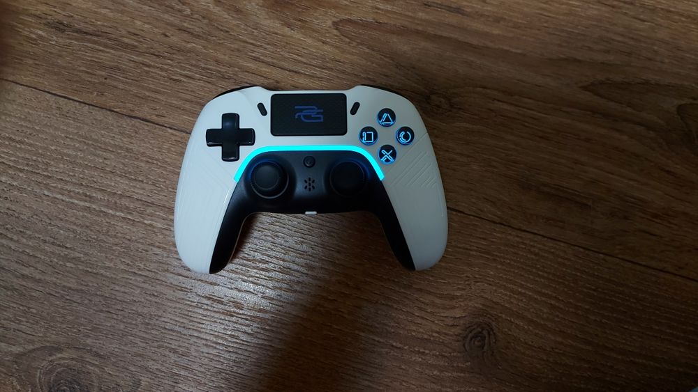 Ігровий джойстик для ПК та PS4