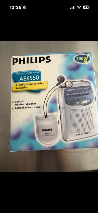Rádio portátil Philips + fones + estojo de fones