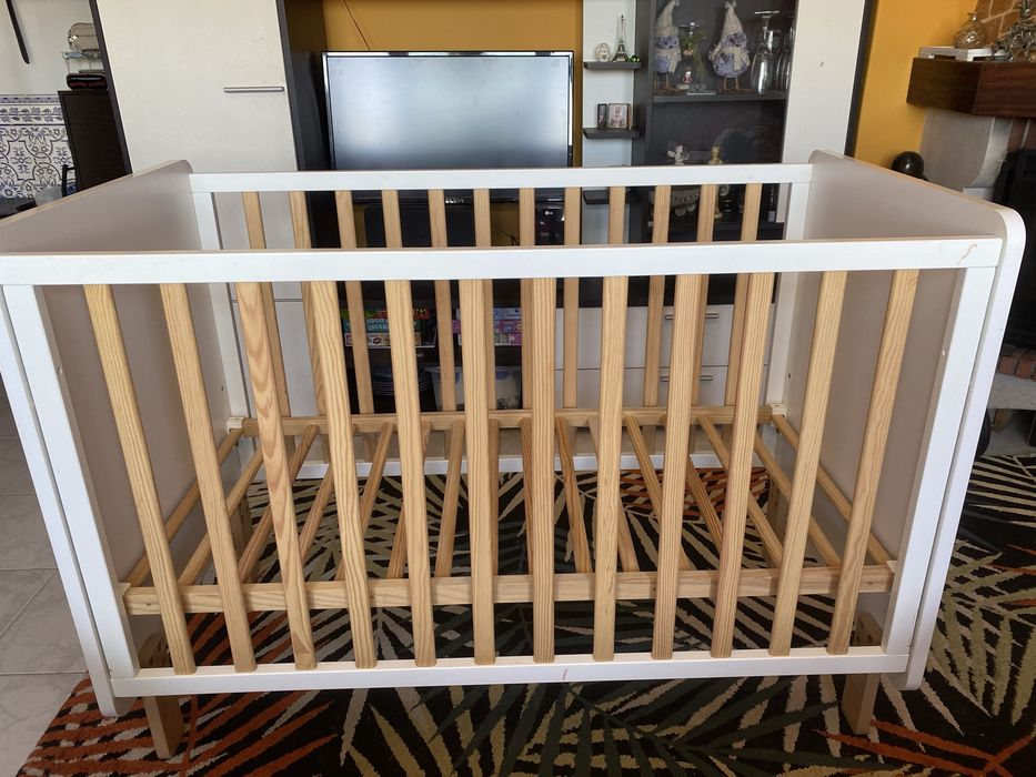 Cama para bebe bom estado