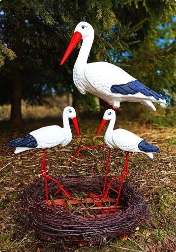 bocianie gniazdo bocian duzy z małymi - figura ogrodowa ozdobna